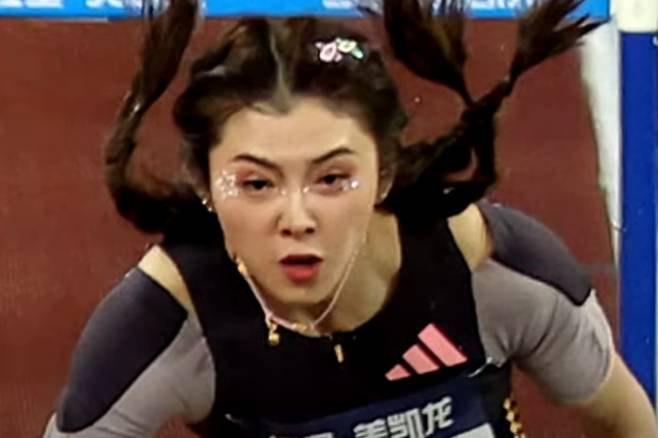 우옌니가 지난 5월 20일 2024년 다이아몬드 리그 대회 여자 100m 허들 경기에 출전한 모습. [웨이보]