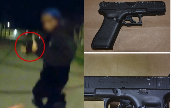 숨진 니야 므웨이가 모형 권총을 꺼내는 모습과 당시 소년이 소지하고 있던 모형 권총의 모습. AP 연합뉴스