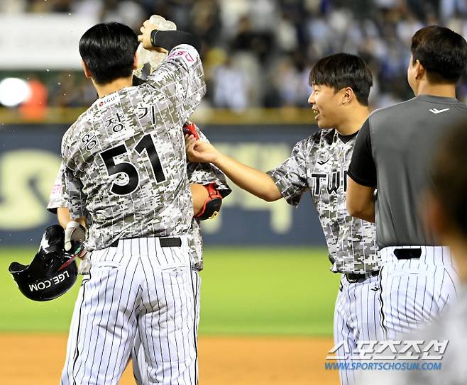 범석아 이거 좀 먹어줘~