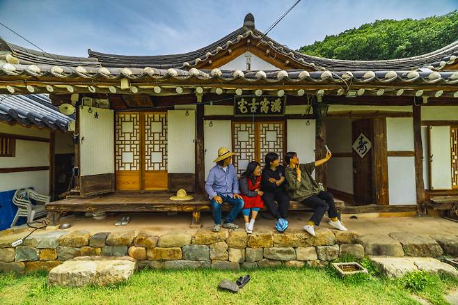 ◇살아숨쉬는고택 만들기 일혼으로 기획된 금양연화.