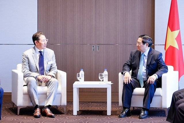 조현준 효성 회장이 지난 1일 서울 롯데호텔에서 팜 민 찐 베트남 총리를 만나 BDO, 탄소섬유 사업 등에 대한 협력 방안을 논의하고 있다. 베트남 정부 관보 VGP 홈페이지 캡처