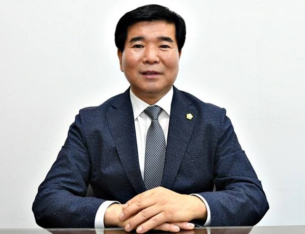 제9대 남원시의회 후반기 의장에 선출된 김영태 의원