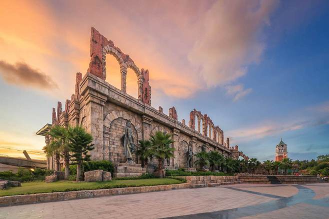 케이블카 탑승장으로 쓰이는 선셋타운의 콜로세움