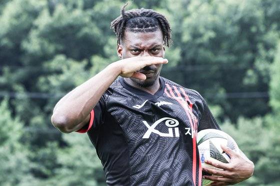 특유의 골 세리머니를 펼치는 호날두. 김경록 기자