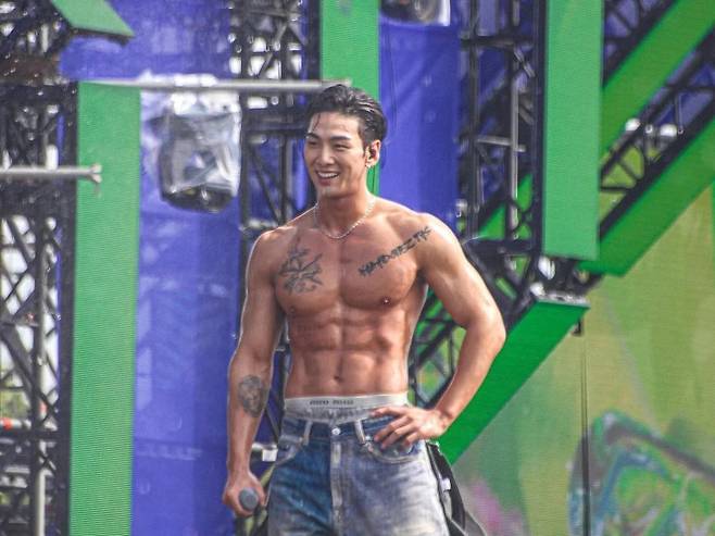 워터밤 남돌 여돌 반응 차이.더쿠