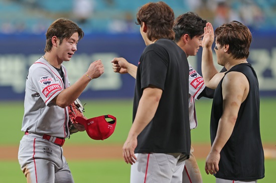 KIA 타이거즈 외야수 박정우가 7월 4일 대구 삼성 라이온즈파크에서 열린 2024 신한 SOL Bank KBO리그 삼성 라이온즈와의 팀 간 8차전에서 9회초 결승 2타점 2루타를 쳐내며 팀의 3연승을 견인했다. 사진 KIA 타이거즈