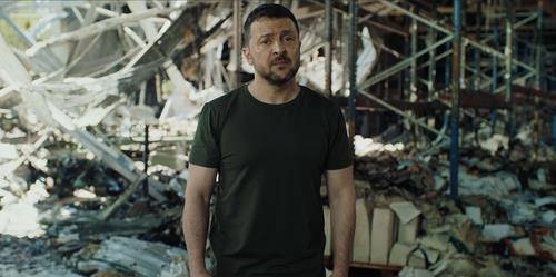 우크라이나 제2도시 하르키우 인쇄소 폭격 현장서 연설하는 볼로디미르 젤렌스키 대통령 [우크라이나 외교부 제공. 재판매 및 DB 금지]