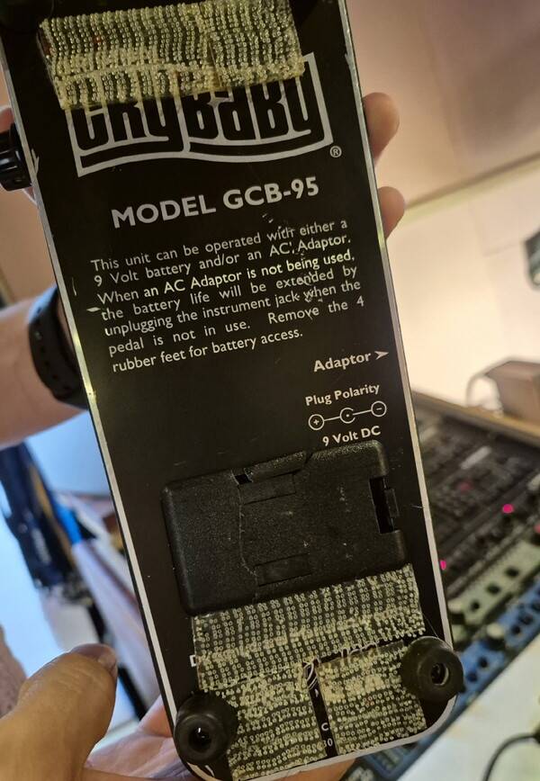 커트니 러브가 사용했던 크라이베이비 GCB-95