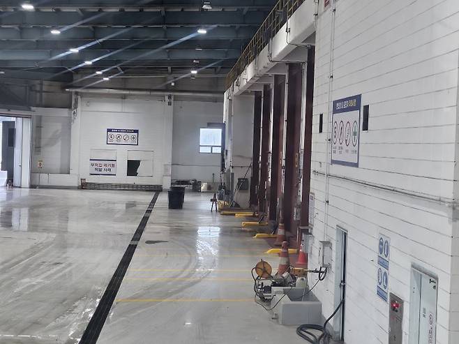 하루에 트럭 30~35대가 들어오는 청라자원환경센터 생활폐기물 소각시설의 폐기물 반입장 전경 사진=한갑수 기자