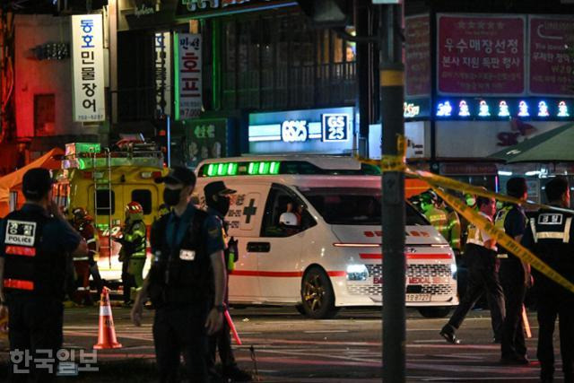 1일 서울 시청역 인근에서 68세 운전자 차모씨가 역주행하다 인도로 돌진해 9명이 사망하고 7명이 부상당했다. 이한호 기자