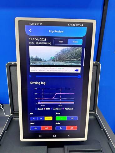 자율주행자동차 사고조사 센서가 기록한 데이터를 소프트웨어로 확인하는 모습 / 출처=IT동아