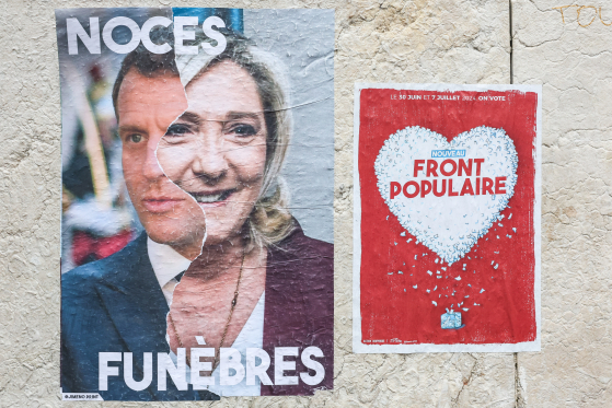프랑스 총선 2차 투표를 앞둔 지난 3일 파리 도심에 걸린 선거 관련 포스터. [EPA=연합뉴스]