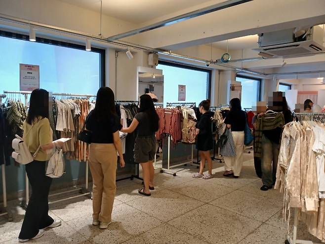 9일 오픈한 서울 성수동의 쉬인 팝업스토어. 김희량 기자