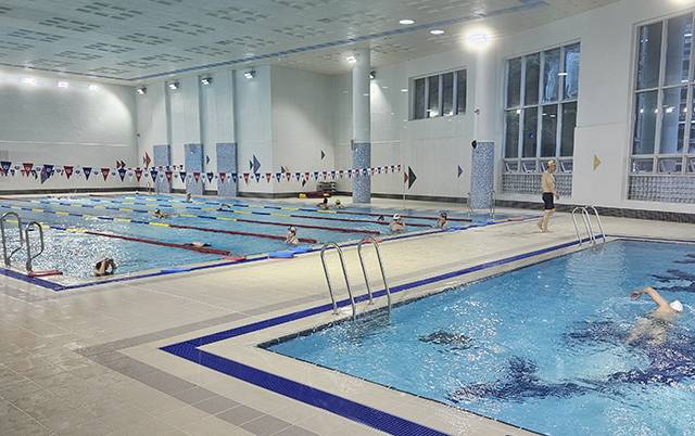 ▲태백국민체육센터 수영장 모습. 남녀노소 모두에게 인기가 많은 탓에 수영장 이용회원이 1000여 명에 달하고 있다. ⓒ프레시안