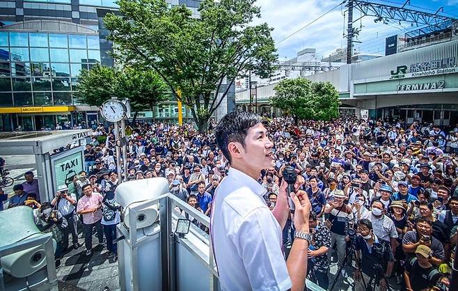 이시마루 신지 전 시장의 가두연설 모습. 이시마루 SNS&nbsp;