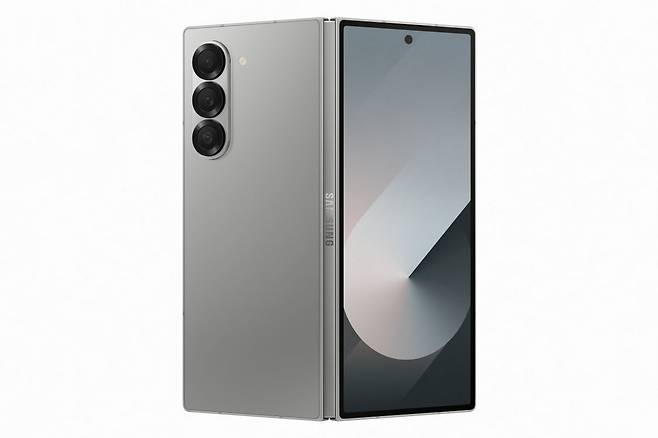 갤럭시 Z폴드6 '실버 쉐도우' 색상. 사진=삼성전자 제공