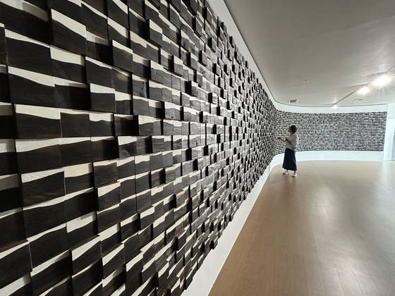 ″Uamsan″ by Kang Ik-joong [SHIN MIN-HEE]