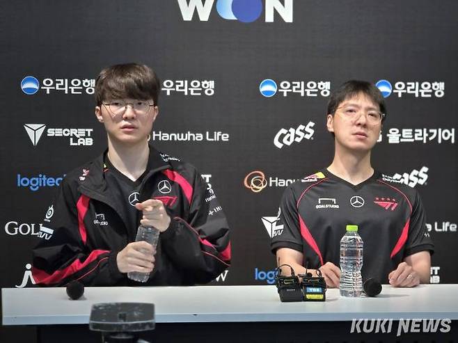 10일 ‘페이커’ 이상혁과 김정균 T1 감독. 사진=김영건 기자