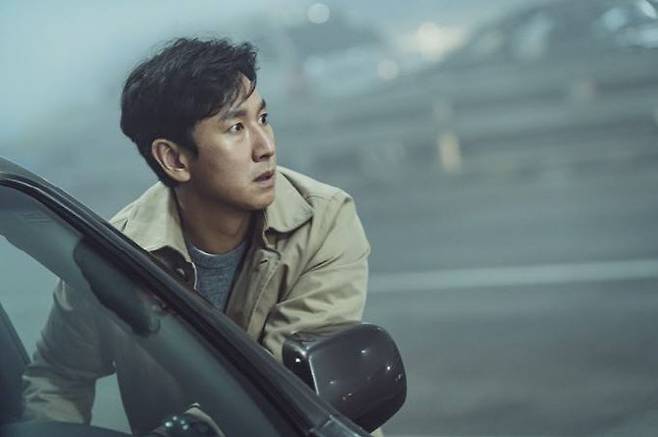 영화 ‘탈출’ 이선균 스틸. (사진=CJ ENM)