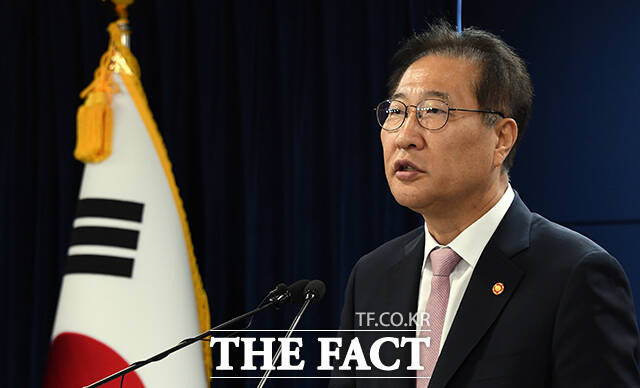 한국 정부가 미국계 헤지펀드 메이슨 캐피탈과의 국제투자분쟁(ISDS)에서 일부 패소한 것과 관련해 중재 판정에 불복 절차를 개시한다. 박성재 법무부 장관이 지난 9일 오전 서울 종로구 정부서울청사 합동브리핑룸에서 '채상병 특별법' 재의 요구권 행사와 관련해 브리핑하고 있다. /임영무 기자