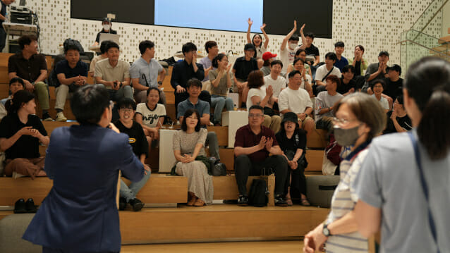 삼성스토어 전국 주요 매장에서 갤럭시 팬들이 '갤럭시 첫 만남 이벤트'에 참여하고 있다.(사진=삼성전자)