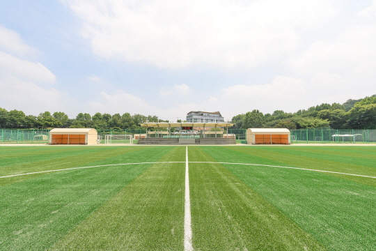 리모델링한 해누리체육공원 축구장 전경. 양천구청 제공