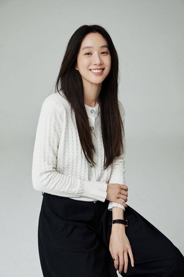 졸업 정려원 / 사진=블리치웨이스튜디오 제공