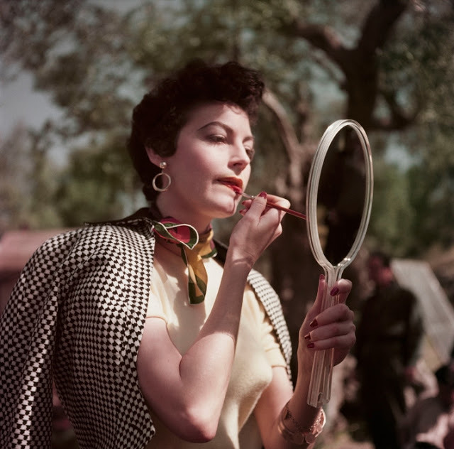 Robert-Capa-color-photography-93.jpg