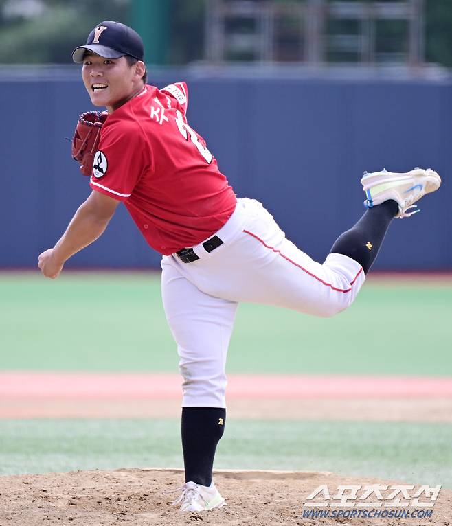 11일 서울 신월야구장에서 열린 제79회 청룡기 전국고교야구선수권대회 마산용마고와 북일고의 경기. 선발투수로 마운드에 오른 마산용마고 주태준. 신월동=정재근 기자 cjg@sportschosun.com/2024.7.11/