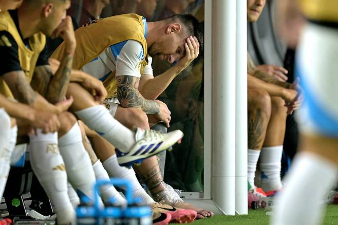 리오넬 메시가 펑펑 눈물을 흘렸지만 아르헨티나가 통산 16번째 코파 아메리카 우승에 성공했다. 아르헨티나는 코파 아메리카 2021, 2022 FIFA 카타르 월드컵부터 코파 아메리카 2024까지 메이저 대회 3연패 대업을 달성했다. <저작권자(c) 연합뉴스, 무단 전재-재배포, AI 학습 및 활용 금지>