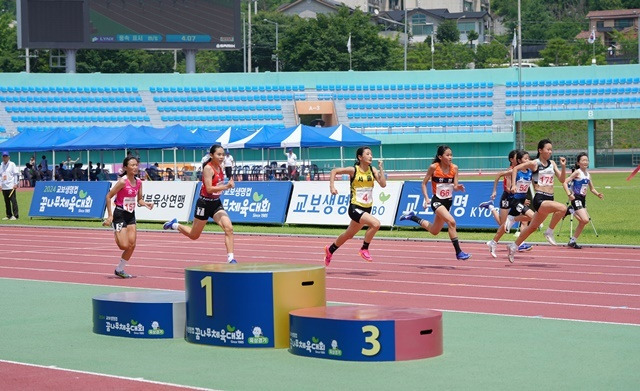 교보생명은 15일 '2024 교보생명컵 꿈나무체육대회'가 경북 예천시에서 육상을 시작으로 한 달여 간의 열전에 돌입했다고 밝혔다. /교보생명