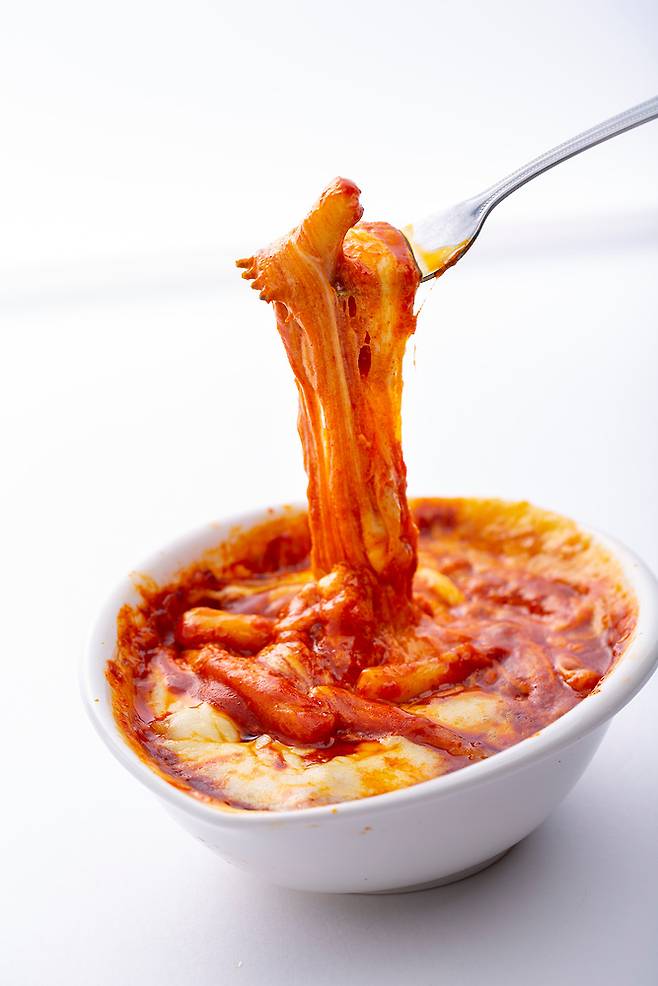 가짜 치즈를 구별하려면 식품 유형과 원재료를 꼼꼼히 살펴야 한다./사진=클립아트코리아