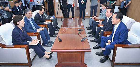 대구시장과 환경부장관, 안동시장 3자간 맑은물 하이웨이 사업 간담회가 열리고 있다. [사진=대구시]