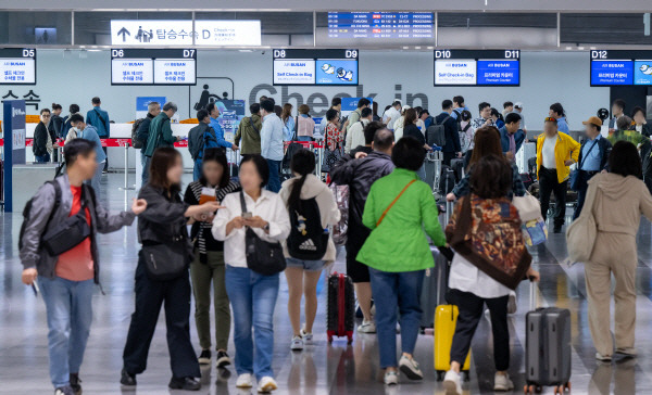 부산 김해국제공항 국제선터미널 모습. 사진은 기사 내용과 관련이 없음. 국제신문DB