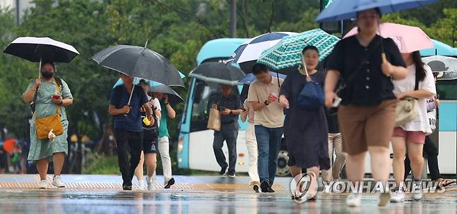 내일도 비 조심 [연합뉴스 자료사진]