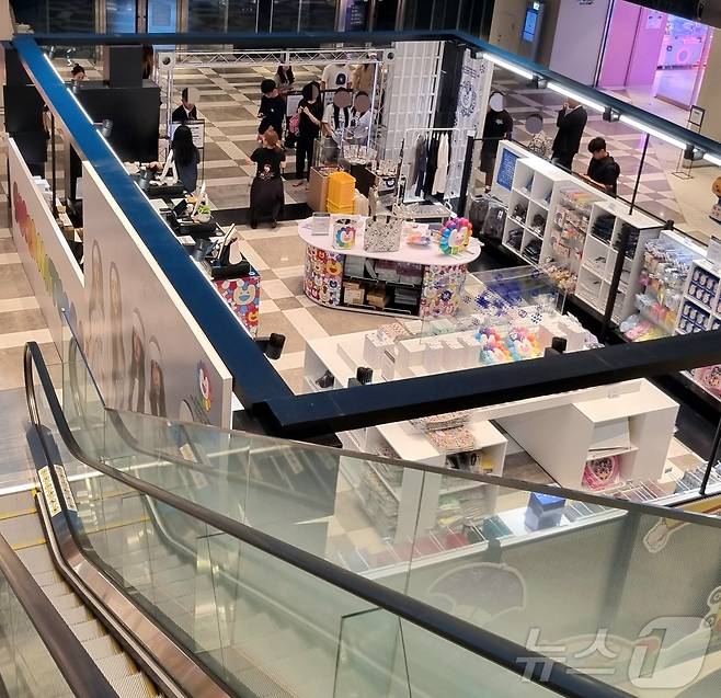부산 신세계 센텀시티 지하2층 하이퍼그라운드에 오픈한 그룹 '뉴진스'의 팝업스토어. ⓒ사진=손엄지 기자
