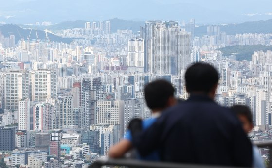 서울 남산에서 바라본 서울 아파트의 모습. 연합뉴스