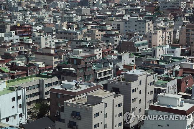 서울 빌라 밀집지역  (서울=연합뉴스) 박동주 기자 = 23일 서울 강서구 화곡동 빌라 밀집 지역의 모습. 2023.4.23 pdj6635@yna.co.kr