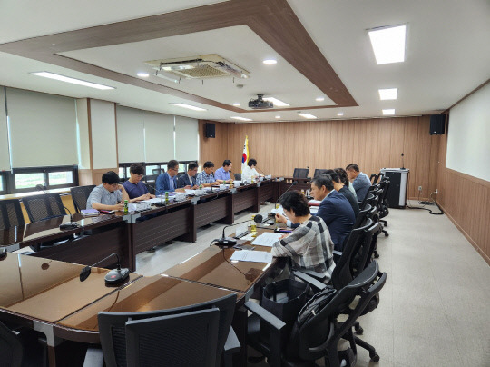 스마트팜단지 조성 관련 업무협의 모습.사진=예산군농업기술센터 제공