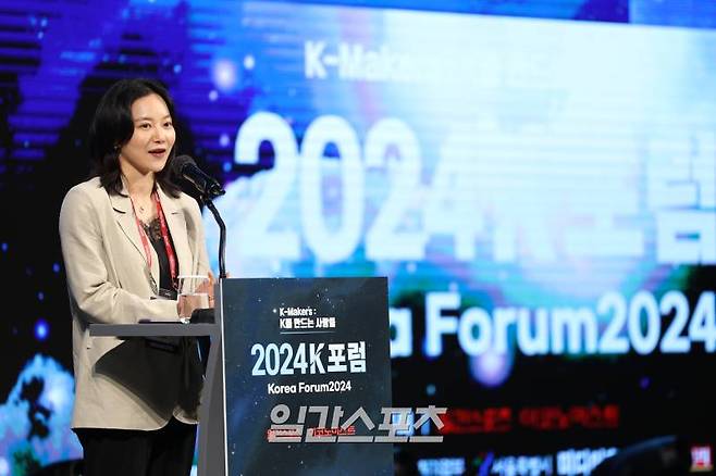일간스포츠와 이코니미스트가 공동 주최하는 ‘2024 K포럼’이 17일 서울 용산구 서울드래곤시티 그랜드볼룸에서 열렸다. 곽혜은 이데일리M 대표가 개회사를 하고 있다. 올해 포럼의 주제는 ‘K Makers : K를 만드는 사람들’로, K콘텐츠와 K브랜드 간 시너지를 위한 컬래버레이션의 키를 움직이는 사람들에 중심을 두고 다양한 현장의 모습들을 소개한다. 서병수 기자 qudtn@edaily.co.kr /2024.07.17/