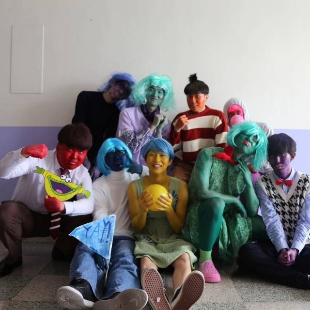 영화 '인사이드 아웃2' 속 라일리의 감정들로 분장한 의정부고등학교 학생들. 의정부고 학생자치회(@uigocouncil_official)