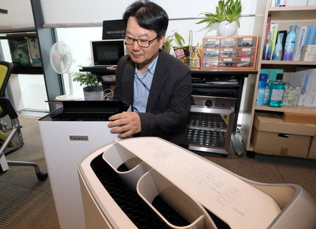 한국소비자원이 시중에 유통되는 제습기 9개 제품을 비교한 결과를 내놨다. 연합뉴스