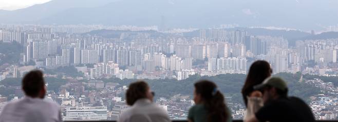 지난 16일 서울 남산에서 바라본 아파트 모습./뉴스1