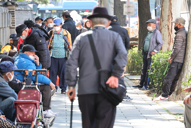 서울 종로 탑골공원 일대. [이충우 기자]