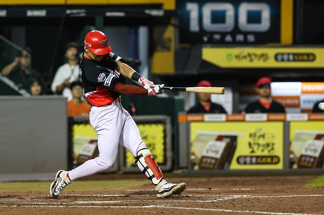 김도영이 21일 대전 한화전 9회초 선두 타자로 나가 안타를 치고 있다. KIA 제공