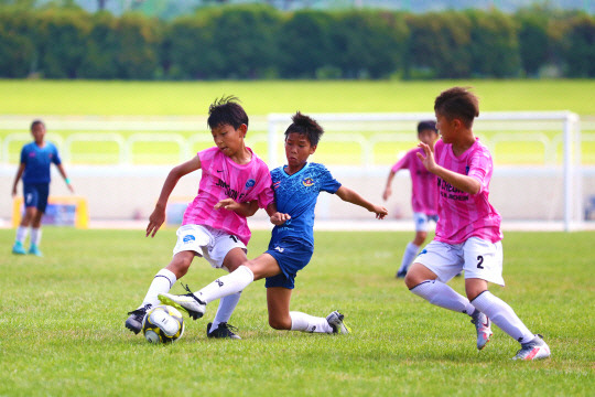 지난해 대회 5학년 도약 종합 2구장 태국논타부리 - 진천FC. 김영태 기자