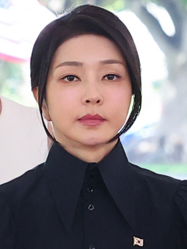 First Lady Kim Gun-hee.