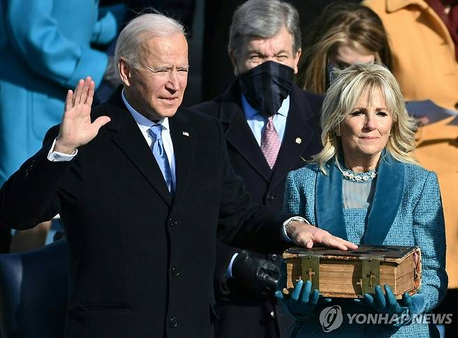 조 바이든 미국 대통령과 아내 질 바이든 여사 [AFP 연합뉴스자료사진. 재판매 및 DB 금지]