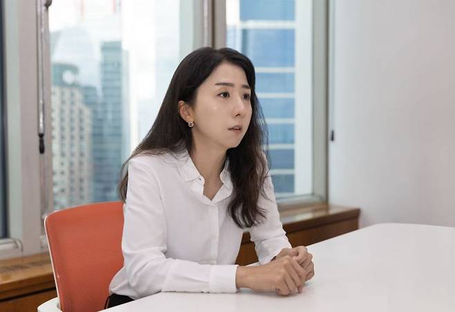 박은정 하나증권 수석연구위원이 하나증권 본사에서 아시아경제와 인터뷰를 하고 있다. [사진제공=하나증권]