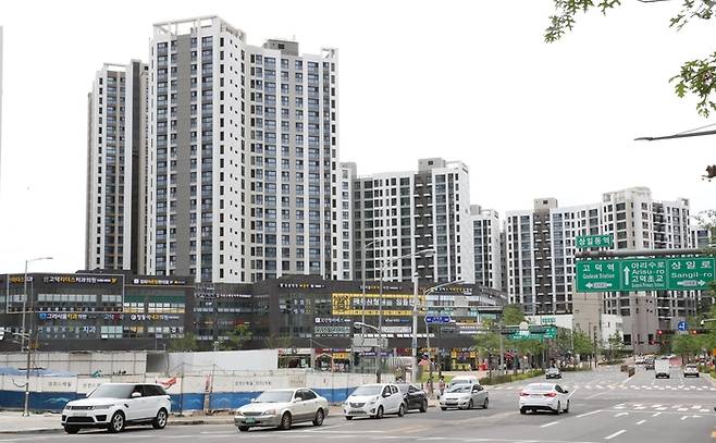 강동 고덕 그라시움 아파트 전경. [매경DB]